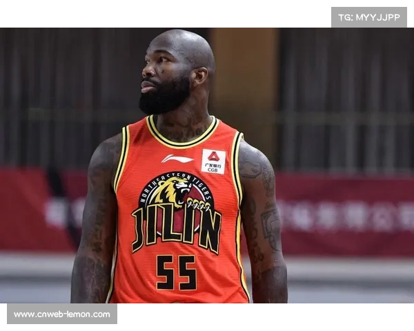 前CBA冠军球员琼斯转型评论员，犀利点评联赛球员签约机制